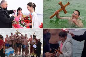 Maybe you would like to learn more about one of these? Sara 7 Prva Doplivala U Svom Mestu Za Casni Krst Voda Jeste Hladna Ali Nam Je Toplo Oko Srca Telegraf Rs