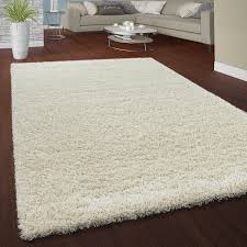 Ein hochflor teppich ist der schönste und einfachste weg, einem raum ein gemütliches ambiente zu verleihen und eignet sich gerade wegen seiner flauschigkeit auch hervorragend als kinderteppich. Hochflor Shaggy Teppich Kuschelig Weicher Langflor Moderne Uni Farben In Creme Kaufen Bei Diva Teppich Center