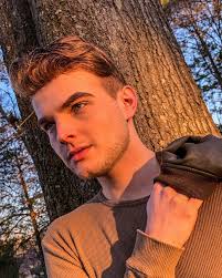 𝓢𝓪𝓶 𝓢𝓽𝓪𝓻 ☆