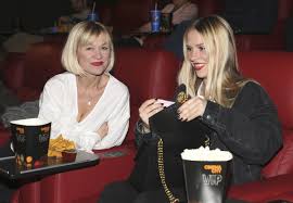 Jan nedvěd & mariana prachařová. Galerie Serial Slunecna V Ohrozeni Hlavni Postava Na Kapackach Foto 3 Ahaonline Cz