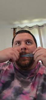 Are there other bass players who primarily use their thumb to pluck?