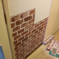 100均のリメイクシートで賃貸の玄関にレンガ腰壁を作るDIY方法は簡単でいい！|カフェインテリア計画