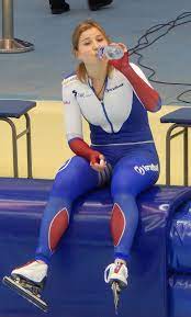 Winning silver in the 1,000 meter and bronze in the 1,500 meter in 1998, before taking gold in the 1,000 meter in 2002. Olga Fatkulina Wikipedia