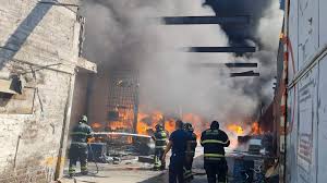 Incendio consume bodega en la colonia Coltongo, Azcapotzalco - La Prensa | Noticias policiacas, locales, nacionales
