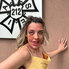 Lady of the night ✨ … with a few unchecked infections 🦠 I had so much fun  doing this makeup