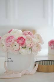 Charming Hat Box Full Of Flowers French Country Cottage Hat Box Flowers Flowers Ranunculus