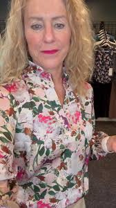 I love this #infatuateblouse and it’s so luxuriously satiny