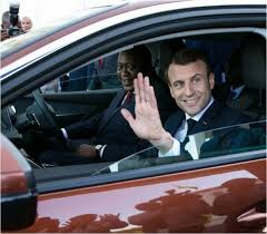 Uhuru abandoned all the perks that come with being the president. Uhuru Drives Macron In High Stakes Test Drive For Kenyan Peugeot