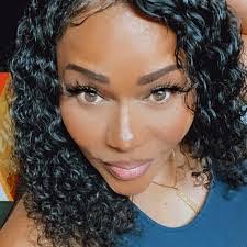 Regina Bedwell's Instagram, Twitter & Facebook