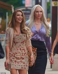Maybe you would like to learn more about one of these? Verkauf Sonnenuntergang Ist Chrishell Stause Slaims Christine Quinn Behaupten Sie Ging Auf Die Therapie Aktuelle Boulevard Nachrichten Und Fotogalerien Zu Stars Sternchen