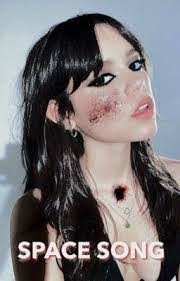 Isabelle Ash's Instagram, Twitter & Facebook