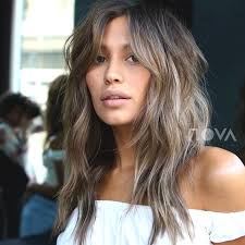 From braids to highlights to hair colors and hair accessories, we but, that doesn't mean ze hair trends of the world will stop, and now that fashion month is over and the celebrity hairstylists have. 7 Biggest Haircut Trends In 2019 Ecemella