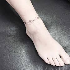 Florals are always popular choices some tattoos can be made to look like ankle bracelets like this one. Ankle Bracelet Tattoos To Make Your Legs Look Graceful