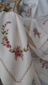 Pin By Emine Ibrahimoglu On Kurdele Nakisi Japanese Embroidery Hand Embroidery Designs Silk Ribbon Embroidery