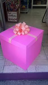 Puedes añadir una linda.caja con dulces y más globos!! Quieres Ser Mi Novia Caja Sorpresa Con Amer Boutique Globos