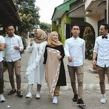 Lirik lagu diatas adalah hak cipta / hak milik dari pengarang, artis, dan label musik yang bersangkutan. Lirik Ya Jamalu Diciptakan Dan Dipopulerkan Oleh Mustafa Atef Yang Kini Dibawakan Oleh Grup Musik Sabyan Gambus L Gaya Hijab Model Pakaian Hijab Model Pakaian