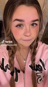 Melanie Broadway's Instagram, Twitter & Facebook