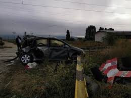 Jul 01, 2021 · un bărbat de 63 de ani a ajuns la spital după ce a fost lovit de un recipient din plastic plin cu emulsii neclorurate. Un È™ofer A ScÄƒpat Miraculos Dintr Un Accident In BacÄƒu DupÄƒ Ce MaÈ™ina Sa A Fost LovitÄƒ De Un Tren