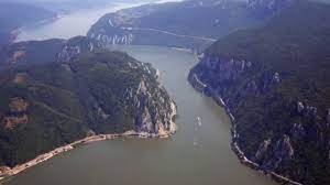 În scopul de a continua dezvoltarea vor trebui abordate mai multe probleme aşa ca, extremismul, inegalitatea mare şi tulburările civile. Secretele Celor Mai Mari Baraje Din Romania Youtube