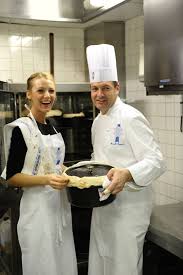Hollywood Star Learns French Culinary Skills At Le Cordon Bleu Le Cordon Bleu Blake Lively Cordon Bleu