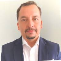 100+ perfiles de «Becerra