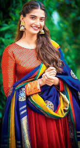 Such hairstyles are not cool for party wear but also suits well for official work. 7 Hairstyles That Look Gorgeous On Ethnic Wear The Ethnic Soul