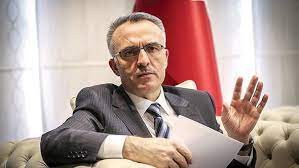 1989 yılında i̇stanbul üniversitesi siyasal bilgiler fakültesi kamu yönetimi bölümü'nden mezun oldu. Naci Agbal Finance Minister Turkey