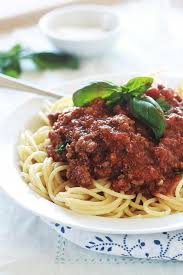 Les Spaghetti Bolognaise Ou Spaghetti Sauce Bolognaise Un Plat Facile Rapide Et Economique Un Plat Tres Slow Cooker Meatballs Recipes Slow Cooker Spaghetti