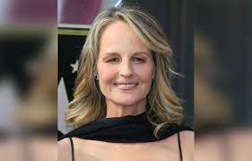 What took place to helen hunt's face suggests aesthetic surgery like facelift. Helen Hunt Shows Off New Face Amid Plastic Surgery Rumors