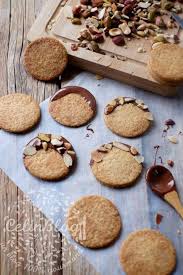 Biscuits A La Noisette Et Aux Fruits Secs Biscuit Noisette Biscuits Alimentation