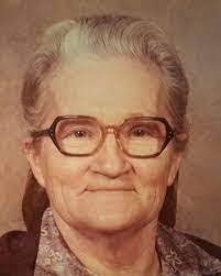 Clara Overton's Instagram, Twitter & Facebook