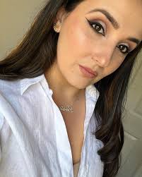 ✨ holiday glam ✨ Inspired by @iluvsarahii ❤️ EARRINGS: @lejlashop gold  bling hoops BROWS: @anastasiabeverlyhills @anastasiasoare brow definer in  medium brown & clear brow gel EYES: @makeupbymario master metallics shade 5  on