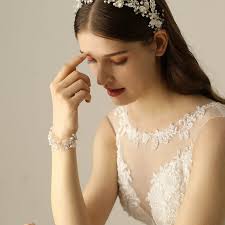 Premium Bridal Pearl Flower Bracelet Trendy Crystal Vintage