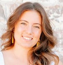 Rebekah Askew's Instagram, Twitter & Facebook