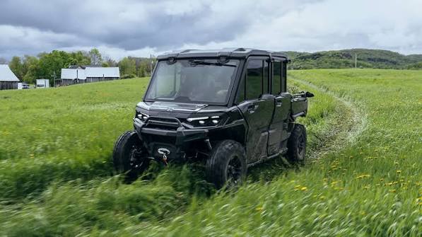 4 & 6-Seater Side-by-Sides - Can-Am Off-Road