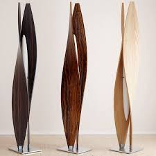 Stylish And Elegant Floor Lamp With Curved Panels With Images Unique Floor Lamps Wooden Floor Lamps Modern Floor Lamps