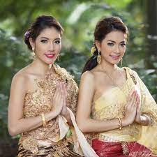 คุ่น a kind of insect. How To Say Hello In Thai Guide To Thai Greetings