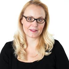 Elizabeth Dyke's Instagram, Twitter & Facebook