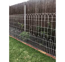 W natural reed fence is made for patio shading, concealing unsightly objects, soundproofing, duck blinds and other outdoor uses. Double Loop Wire Woven Fence 25 Long X 4 Tall Roll