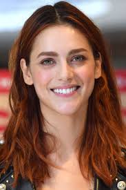 Anche in italia abbiamo le nostre icone beauty con i capelli rossi, due attrici splendide e straordinarie e, indubbiamente, bellissime. Ø§Ø³Ù Ø§ÙØ¹ÙØ§ÙØ© Ø§ÙØªØ¬Ø§Ø±ÙØ© ÙØªØµØ¹Ø¯ ÙØªÙÙ Attrice Italiana Cappelli Rossi Flamestorytelling Com