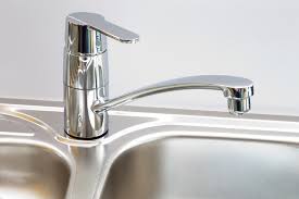 Die einhebelmischer sind in vielen verschiedenen preisklassen, modellen und ausführungen erhältlich. Verkalkten Wasserhahn Reinigen Das Perfekte Reinigungsmittel