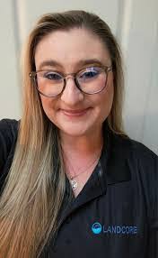 Alexis Clouse's Instagram, Twitter & Facebook