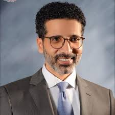 هيثم الحريري عودة الأمل في برلمان الشعب في زمن تتعالى فيه أصوات المصالح  الخاصة، يظل النائب هيثم الحريري نموذجًا مختلفًا للنائب الذي أختار أن يكون  لسان حال المواطنين. منذ دخوله البرلمان حمل