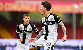 Parma calcio anunta ca dennis man a fost transferat definitiv de la fcsb, a anuntat parma, care va plati in schimbul romanului aproximativ 13 milioane de. OfertÄƒ De UltimÄƒ OrÄƒ Pentru Dennis Man Parma A Dat RÄƒspunsul Pe Loc AnunÅ£ul FÄƒcut De Turci