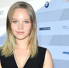 View all diana staehly tv (4 more). Sonja Gerhardt Aus Honigfrauen Sie Spielt Die Wilde Maja Stern De