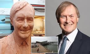 Life-size £37k bronze statue of murdered MP Sir David Amess being created  for his beloved Southend