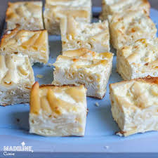 Se da branza pe razatoarea mare. Budinca De Paste Cu Branza Sarata Pasta Cheese Casserole Madeline Ro