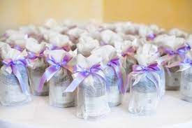 El detalle de boda hecho a mano se debe colocar el alfiler de la siguiente manera, ya que tiene un sentido en la boda,se coloca de la siguiente manera, el alfiler hacia arriba se. Recuerdos De Boda Hechos A Mano Para Invitados 2021 Bricolaje10 Com
