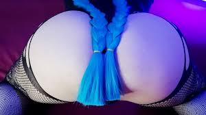 Femboy twerks his big fat white bubblebutt in your face~