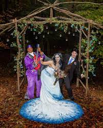 A deliciously creepy (and pretty) wedding inspired by the style of tim are you having a tim burton themed wedding? Llevar A Cabo Orientar Vaticinador Tim Burton Wedding Riqueza Obra Maestra A Bordo